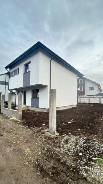 Vanzare Vila Triplex strada Margelelor id nr 38