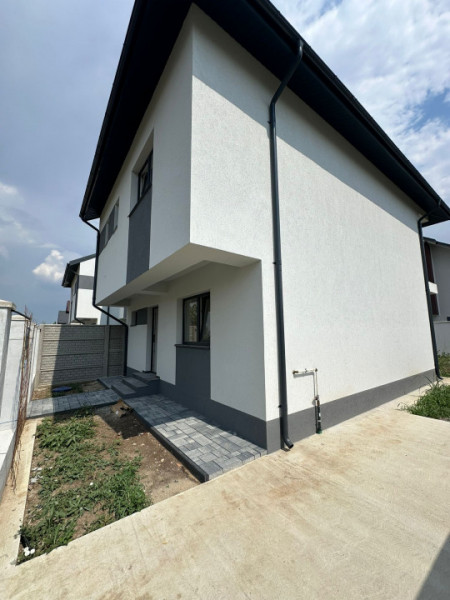 Vanzare Vila Triplex strada Margelelor id nr 38