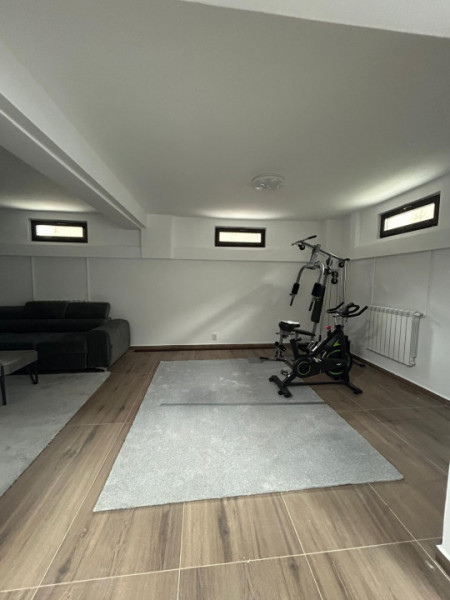 Ansamblu de Case/Vile Individuale S+P+1E str Toamnei