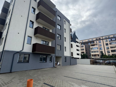 Vanzare Apartament 2 camere/Safirului