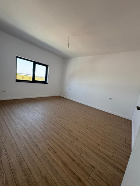 Vila/Casa Individuala 4 camere/dormitor la parter id nr 06