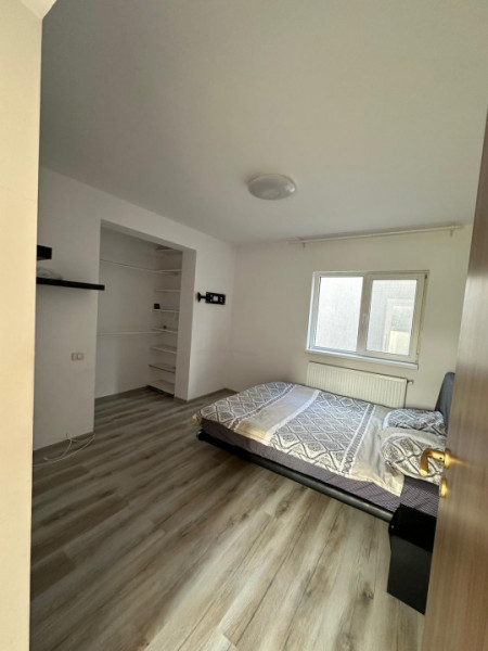 Casa/Vila Capat Triplex/Cartierul Independentei id nr 16
