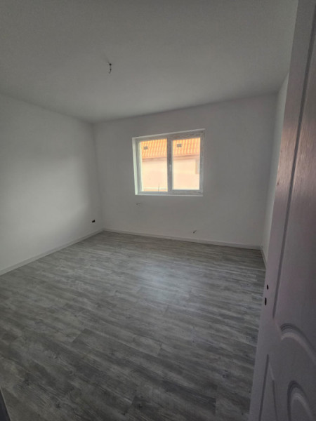 Vanzare Casa tip triplex/unitate mijloc/3 camere id nr 50