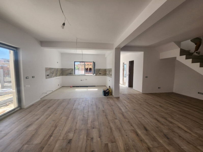 Casa/Vila Individuala Bragadiru Central/P+1+M id nr24