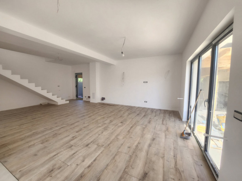 Casa/Vila Individuala Bragadiru Central/P+1+M id nr24