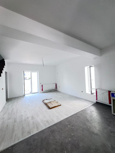 Vila/Duplex Bragadiru P+1+M 4 Camere id nr 1