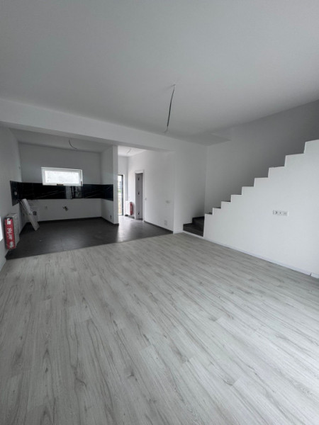 Vila/Duplex Bragadiru P+1+M 4 Camere id nr 1