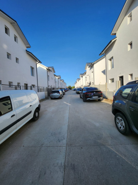 Vila/Duplex Bragadiru P+1+M 4 Camere id nr 1