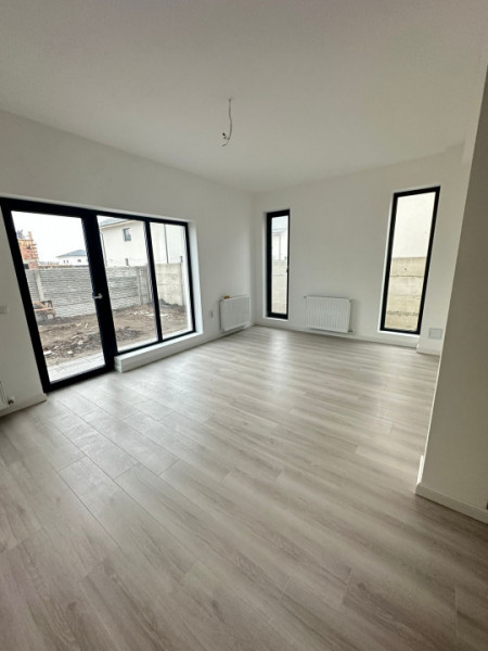 Vanzare Casa/Vila 3 camere/Cartierul Independentei/Id nr 33