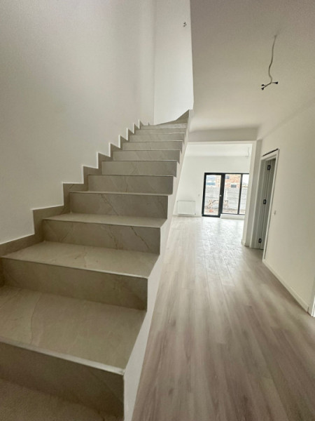 Vanzare Casa/Vila 3 camere/Cartierul Independentei/Id nr 33