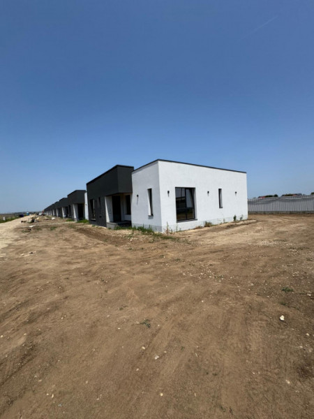 Vanzare Casa Individuala/Parter in Ansamblu Domnesti