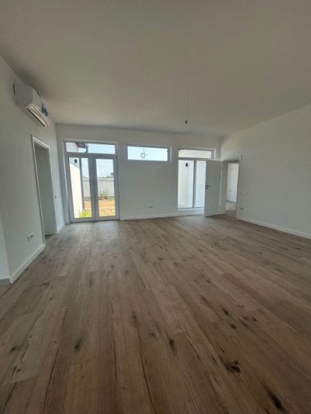 Vanzare Casa Individuala/Parter in Ansamblu Domnesti