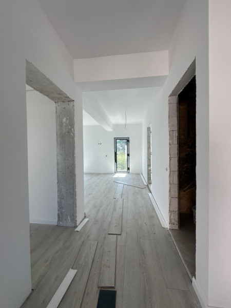 Vanzare Vila Individuala/Cristalului/5 camere id nr 54