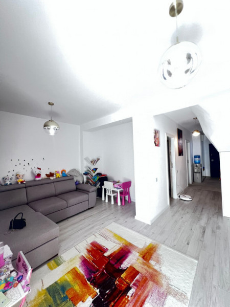 Capat-Casa tip Insiruita/Bragadiru-Cartierul Independentei/P+1+M id nr 66