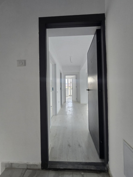 Apartament 3 camere Bragadiru-Cristalului 