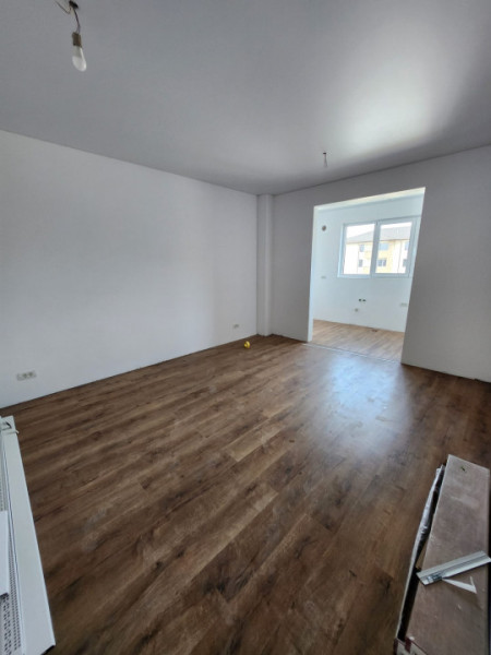 Vanzare Apartament 3 camere/Decomandat/Incalzire in Pardoseala