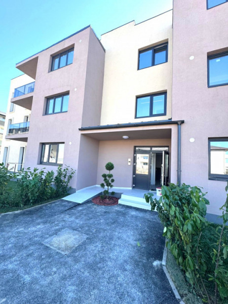 Vanzare Apartament 3 camere/Decomandat/Incalzire in Pardoseala