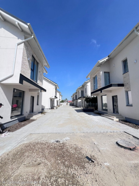 Casa/Vila Bragadiru-Cristalului/P+1+M id nr 18