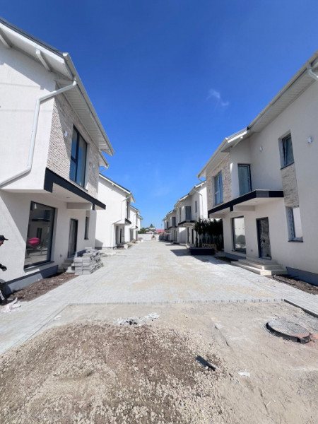 Casa/Vila Bragadiru-Cristalului/P+1+M id nr 18