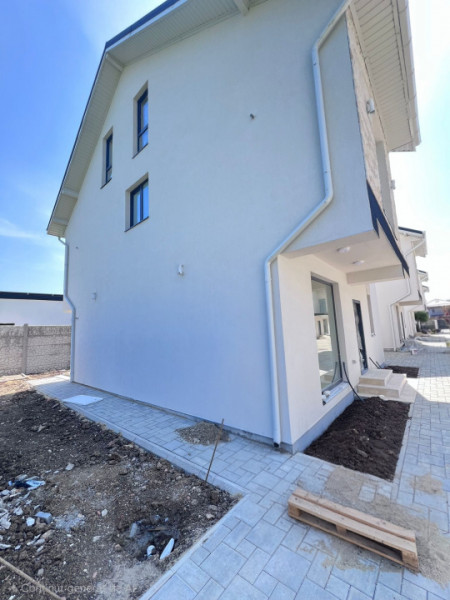 Casa/Vila Bragadiru-Cristalului/P+1+M id nr 18