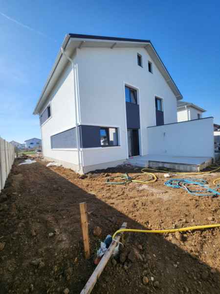 Vanzare/Duplex P+1+M Bragadiru-Strada Gliei id nr 7