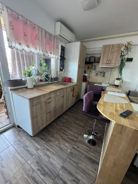 Apartament 2 camere+mansarda si loc de parcare