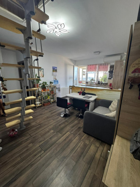 Apartament 2 camere+mansarda si loc de parcare