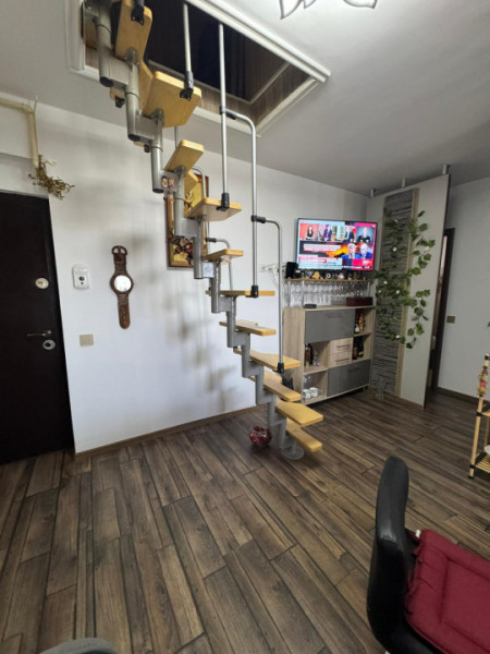 Apartament 2 camere+mansarda si loc de parcare