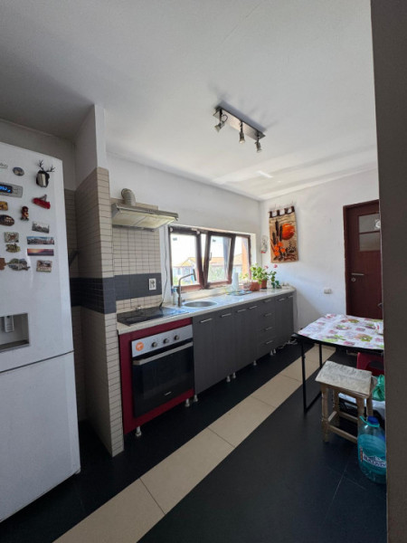 Inchiriere Apartament 3 camere Bragadiru strada Celofibrei
