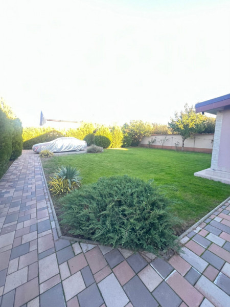 Vanzare Casa-Duplex/P+M Curte de 500mp/Cristalului