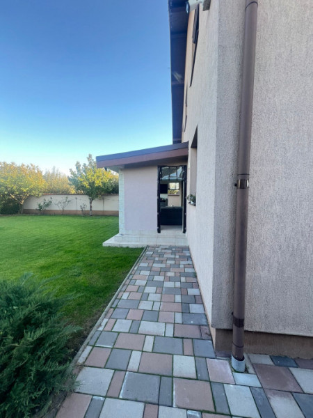 Vanzare Casa-Duplex/P+M Curte de 500mp/Cristalului