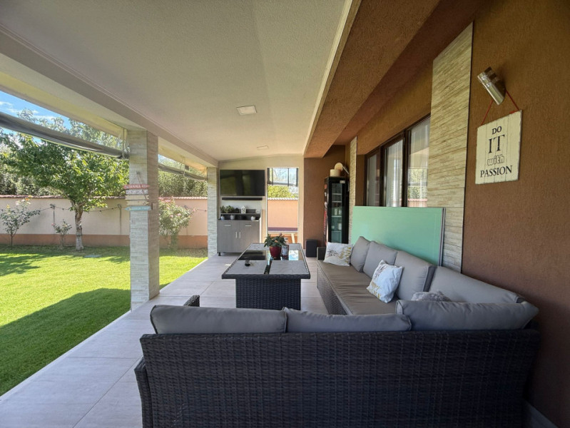 Vanzare Casa-Duplex/P+M Curte de 500mp/Cristalului