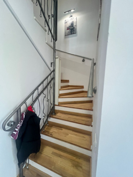 Vanzare Casa-Duplex/P+M Curte de 500mp/Cristalului