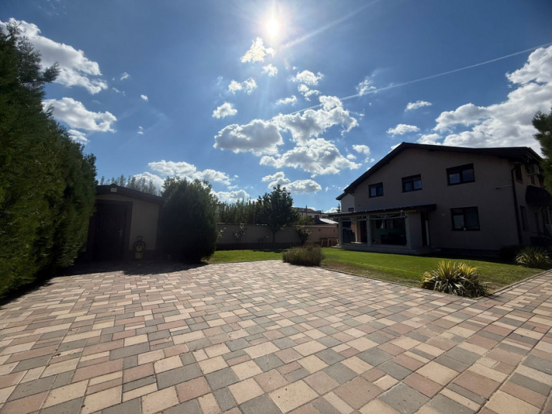 Vanzare Casa-Duplex/P+M Curte de 500mp/Cristalului