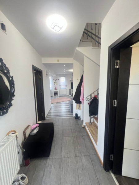 Vanzare Casa-Duplex/P+M Curte de 500mp/Cristalului