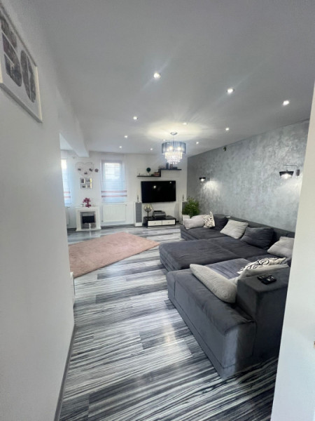 Vanzare Casa-Duplex/P+M Curte de 500mp/Cristalului