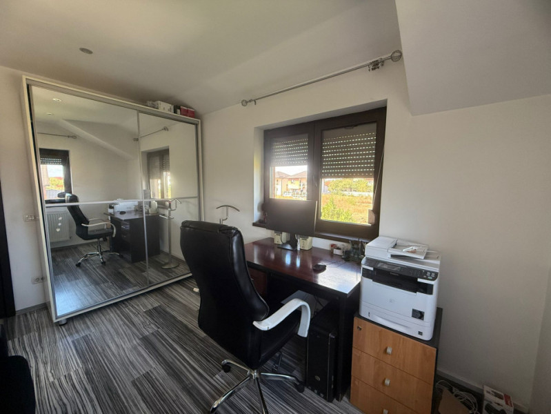 Vanzare Casa-Duplex/P+M Curte de 500mp/Cristalului