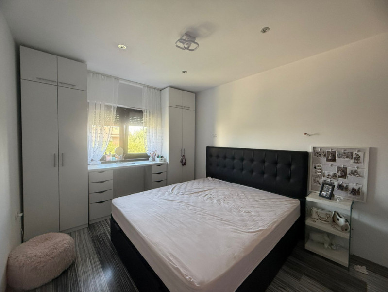 Vanzare Casa-Duplex/P+M Curte de 500mp/Cristalului