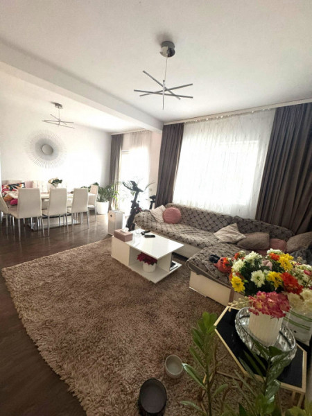 Vanzare Casa P+1+Pod/4 camere 2 bai/Cartierul Verde