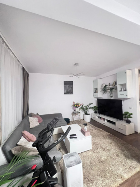 Vanzare Casa P+1+Pod/4 camere 2 bai/Cartierul Verde