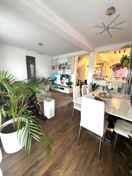 Vanzare Casa P+1+Pod/4 camere 2 bai/Cartierul Verde