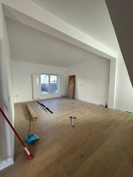 Casa/Vila/Ansamblu Rezidential/P+1+M/Id nr 11