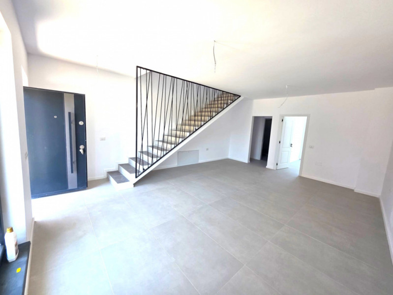 Vanzare Casa tip triplex/3 camere id nr 50
