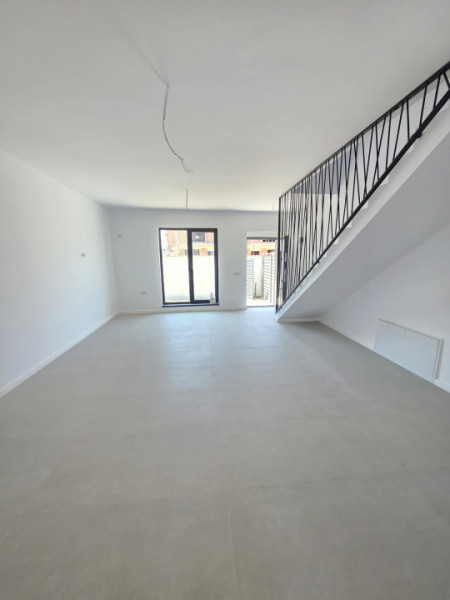 Vanzare Casa tip triplex/3 camere id nr 50
