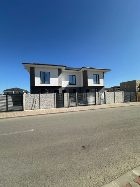 Casa de vanzare tip Triplex P+1+Pod/3 camere id nr 30