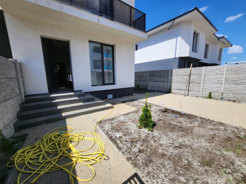 Casa de vanzare tip Triplex P+1+Pod/3 camere id nr 30