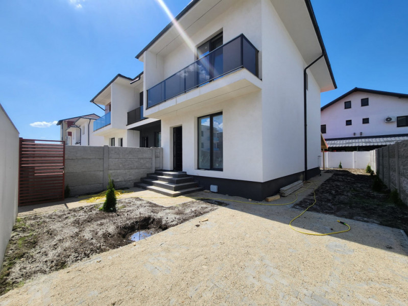 Casa de vanzare tip Triplex P+1+Pod/3 camere id nr 30