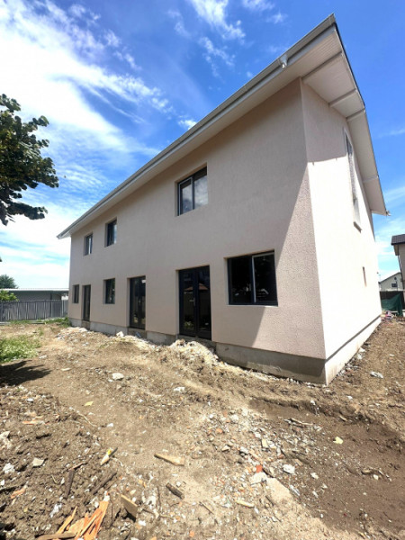 Vila -Triplex/P+1+M/Cartierul Independentei/id nr 29