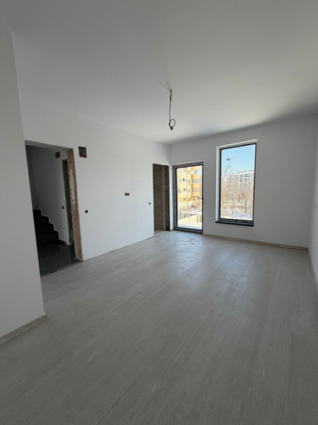 Casa/Vila Bragadiru-Prelungirea Ghencea 6 camere/id nr 8