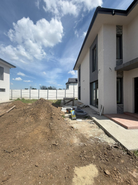 Casa/Vila Individuala Bragadiru Central 4 camere/id nr 36